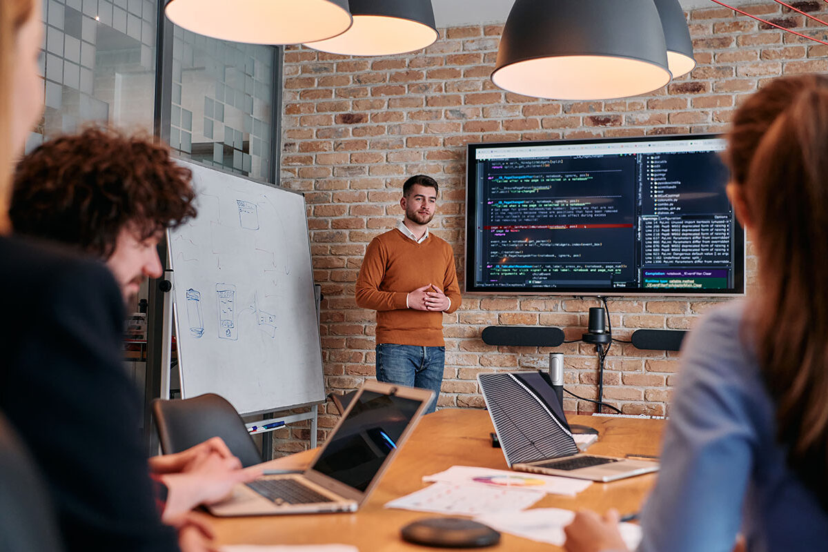 Work Near Home: The New Hybrid Routine Everyone’s Talking About